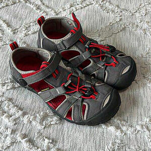 Keen Seacamp II CNX Sandals Youth Kids Big Boy Size 4 Gray Red Washable